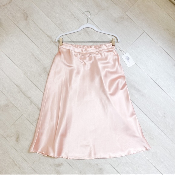 NWT “Blaire” Blush Satin Size Small Midi Skirt - Picture 1 of 4